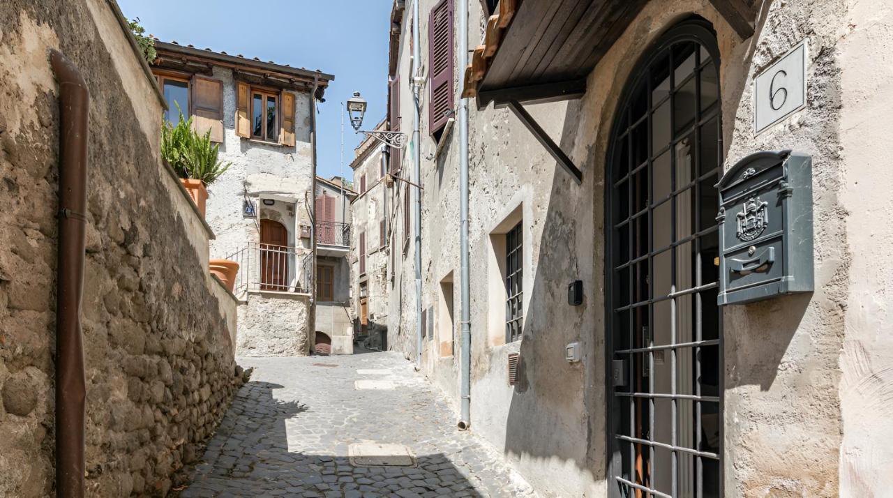 Eleganza In Centro Storico - Adelina Apartment Anguillara Sabazia Exterior photo